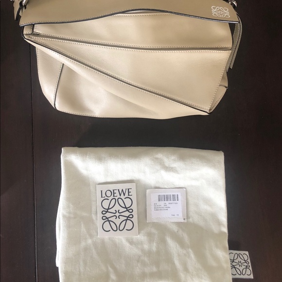 MEDIUM Loewe Puzzle Leather Shoulder Bag (Stone) - Picture 4 of 8